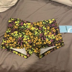 NWT ‘at night’ fleos